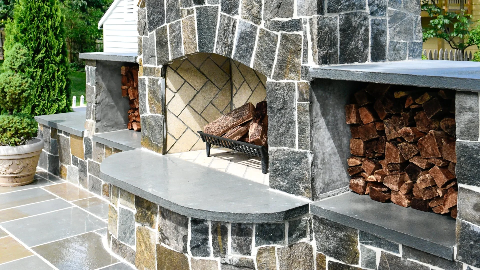 Choosing Between Fire Pits & Outdoor Fireplaces - Which Should You Choose?