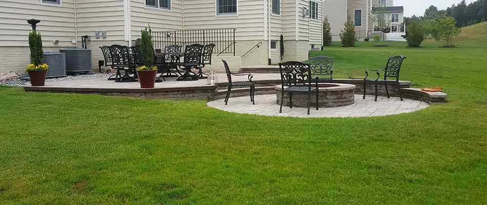 Custom hardscaping and maintained lawn in Gainesville, VA.